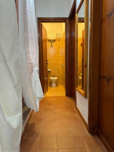 Room 5, Fpo-rose02p1 in Ottiolu, Nuoro