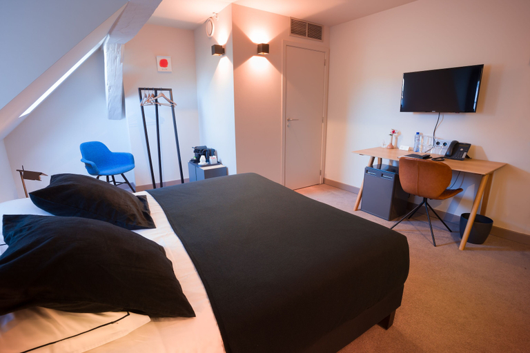 Bedroom 3, Hotel Neuvice, Liège