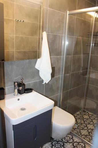 Bathroom 3, Alpat Homes, Kemer