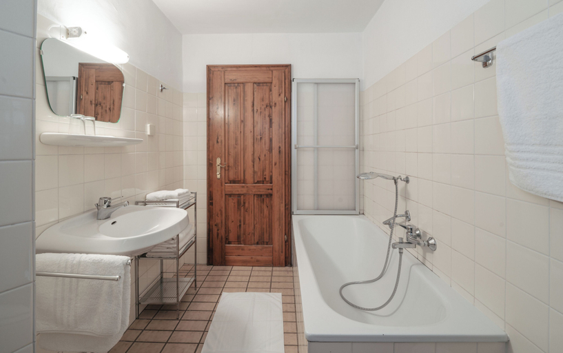 Bathroom, Schloss Drosendorf, Horn