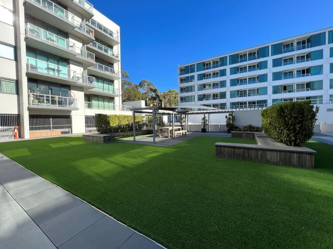 Exterior & Views 1, Geelong Waterfront Penthouse Apartment, Geelong