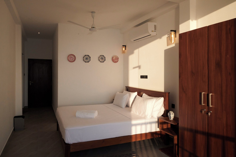 Room 5, KINGS BAY BEACH RESORT, Galle Four Gravets