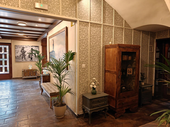 Public Area 2, Edelweiss Hotel, Huesca