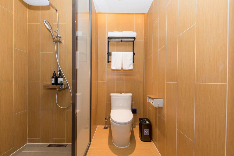 Bathroom 4, Ji Hotel(Shanghai Hongqiao Hongjing Road), Shanghai