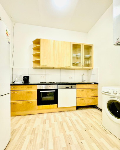 Private kitchen 5, Bright 4BR Apt for 8 Near FAC Platz, Wien