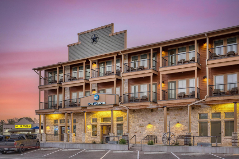 Exterior & Views 2, Best Western Bandera Suites & Saloon, Bandera