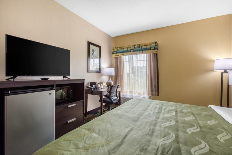 Bedroom 3, Quality Inn Cadiz, Trigg