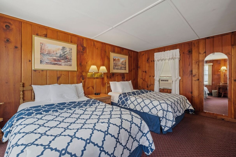 Bedroom 4, Littleton Motel, Grafton