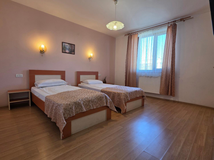 Bedroom 2, Pensiunea Maria , Floresti, Floresti