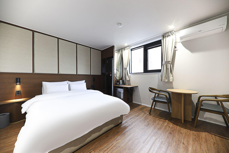 Bedroom 2, Gwangju Chungjang-ro H Avenue, Buk