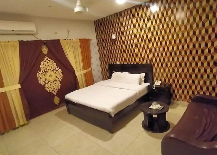 Room 5, Rooms Near Centurus Mall islamabad, Islamabad
