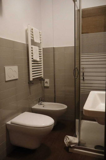 Bathroom 5, La Vecchia Fattoria, Ancona