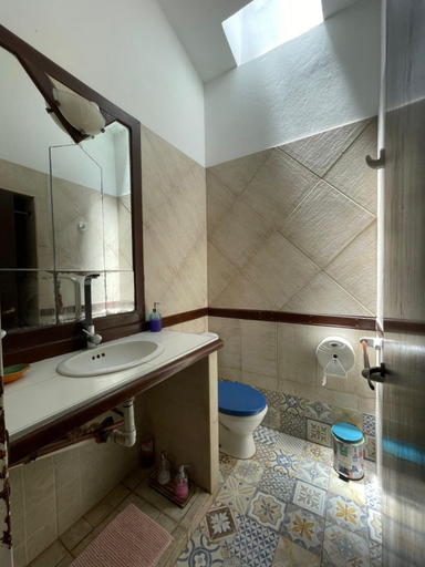 Bathroom 3, Casa laberinto, Entre cerros, comoda cama de 2x2, Capital