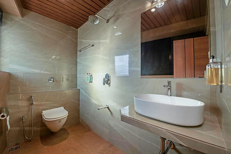 Bathroom 5, Hotel Shoolin Comforts, Dakshina Kannada