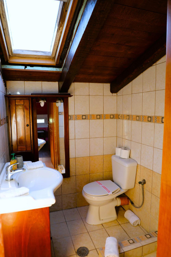 Bathroom 3, Private Villa AKOBARA, 2km from city center, Ionian Islands