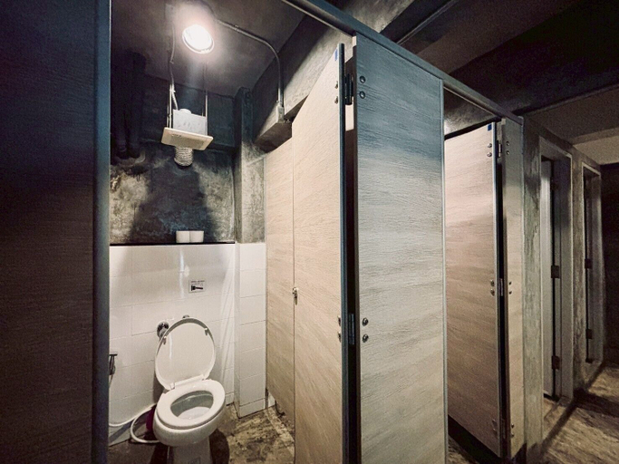 Bathroom 4, Sukhum Victorymonument-Ari, Phaya Thai