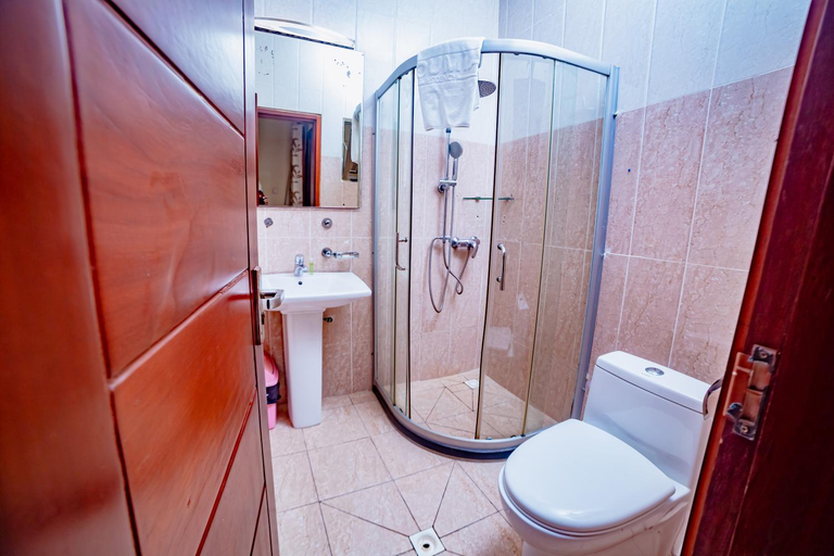 Bathroom, LOUMIA Residency, Wouri