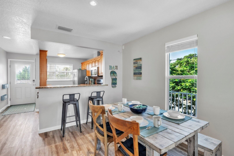 Dining 3, Nautical Nest 2 Bedroom Home, Manatee