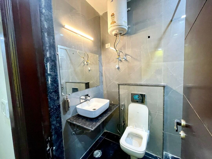 Bathroom, Lime Boutique Bed & Breakfast - Nehru Place Metro, Delhi