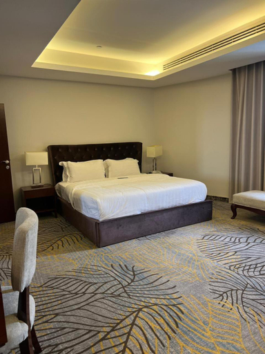 Bedroom 2, Noon Hotel Suites