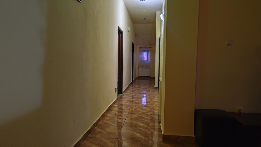 Others 2, Hotel Acropole, Municipiul Bucuresti