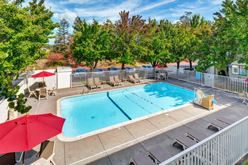Others 5, Super 8 by Wyndham Santa Rosa North, Sonoma