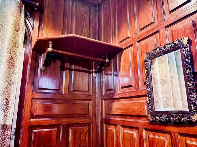 Interior 2, Sukhum Ban Songthai, Sathorn