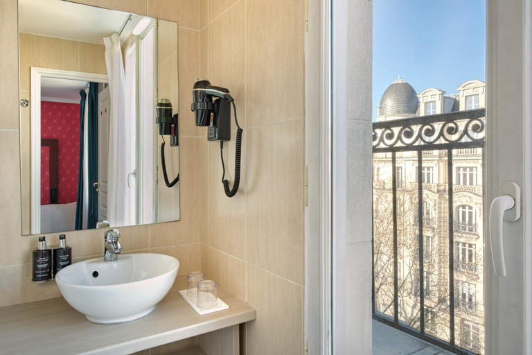 Bathroom 5, Glint Paris, Paris