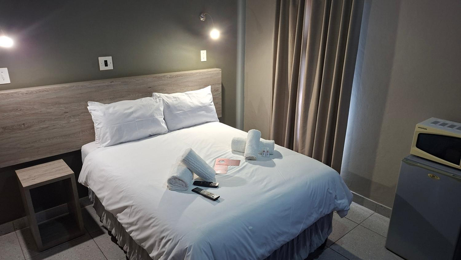 Bedroom 2, Postmasburg Inn, Siyanda