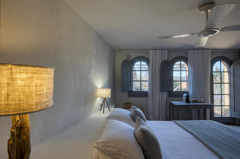 Bedroom 4, Les Hamaques hotel, Girona