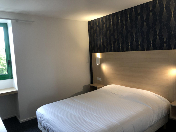Bedroom 2, Cit'Hotel LA PYRAMIDE, Loir-et-Cher