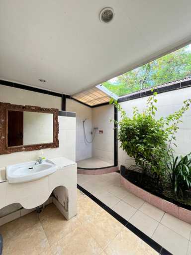 Bathroom 4, Mushroom Beach Bungalow, Klungkung