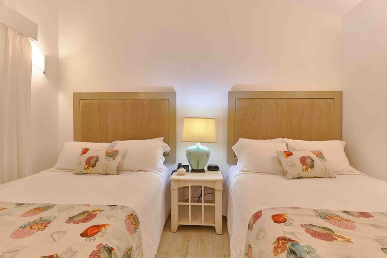 Room 2, 3BR Sublime Essence Beachfront Jaccuzi BBQ, Las Terrenas