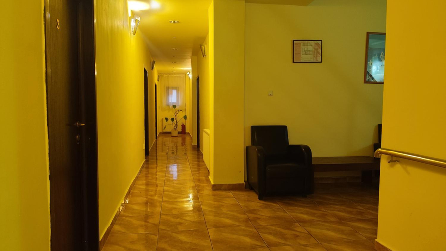 Others 4, Hotel Acropole, Municipiul Bucuresti
