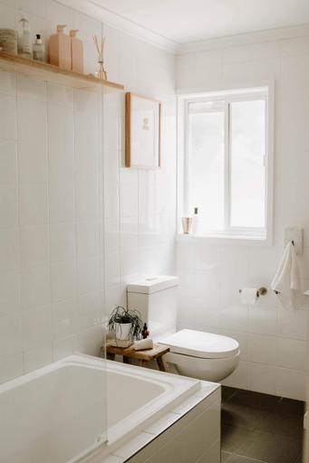 Bathroom 2, House of Wanda, Port Stephens