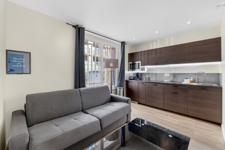Others 5, Résidence Clémenceau - 3 appartements de 2 à 12 pax, Alpes-Maritimes