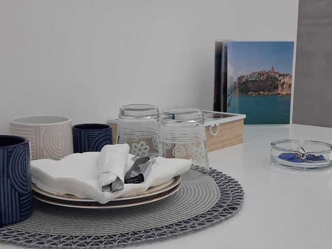 Food & Drinks 3, Sotto Castello Living Room, Foggia