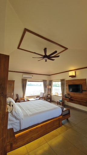 Room 2, Kaayal Luxury Villa Varkala Private Lakefront Retreat, Thiruvananthapuram