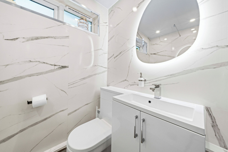 Bathroom 3, Airy Home with Free Parking in Glasgow, Glasgow