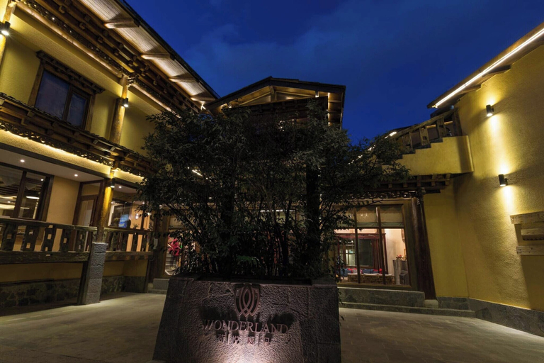 Exterior 5, Shangri-La Moon Tibetan Boutique Hotel, Dêqên Tibetan