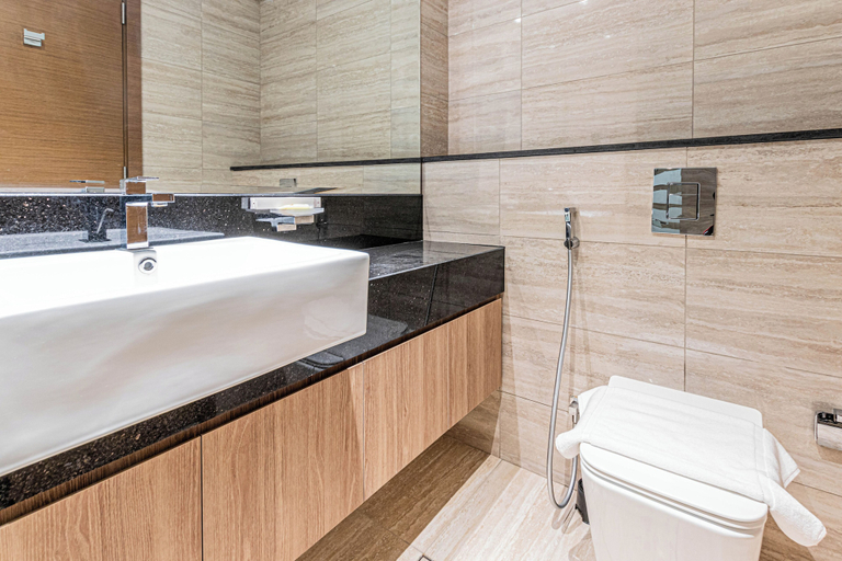 Bathroom 5, Stylish Studio in Business Bay, Dubai