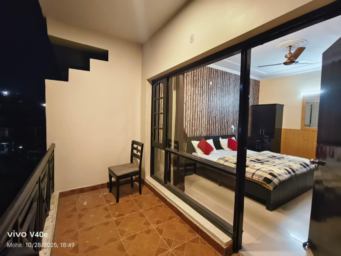 Bedroom 3, Hotel Trvaller Inn, Nainital