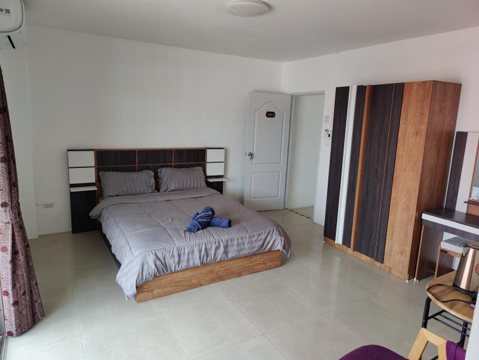4, Nana's Bar & Hotel, Bang Lamung