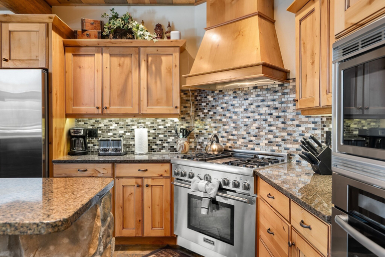 Private kitchen 3, Dreamcatcher South 5 Bedroom Townhouse, Grand