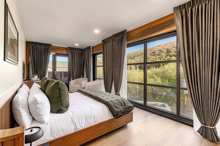 Bedroom 3, Main & SKY, Summit