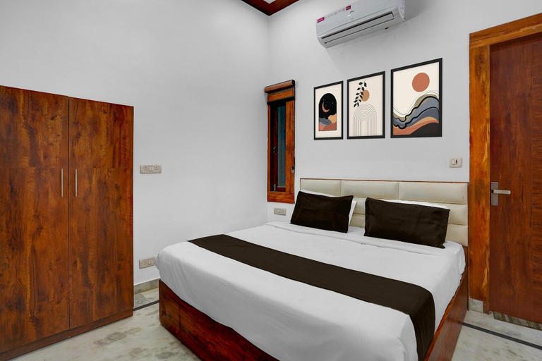 Room 4, Classic Hotel Satyam And Restaurant, Meerut