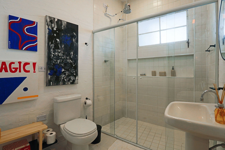 Bathroom 4, Germaine Burchard, São Paulo
