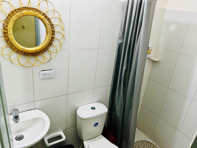 Bathroom 4, Hotel El Progreso, Armenia