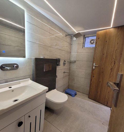 Bathroom 3, RnR Premium Stay, Nainital
