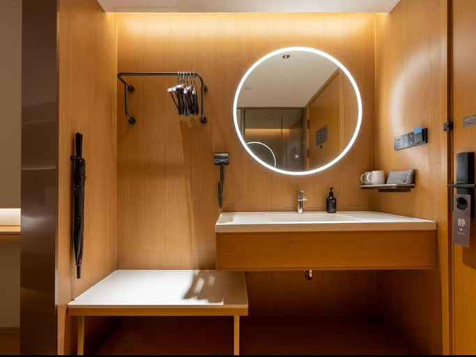 Bathroom 3, Ji Hotel Wenchang Railway Station Datang Road, Hainan